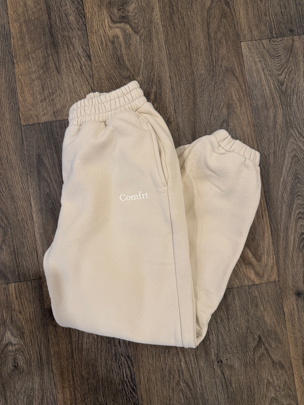Small Comfrt Sweatpants in the color "Bone"